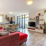Livia Apartament *